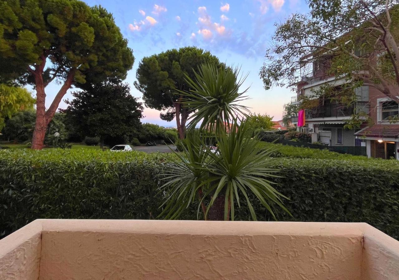 La Luna E Il Falo Ceriale Buitenkant foto